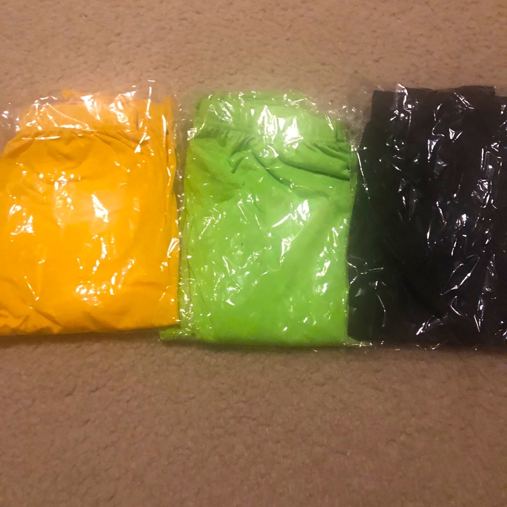 3 CHUNS SILKY LEGGINGS Fits S, M, L